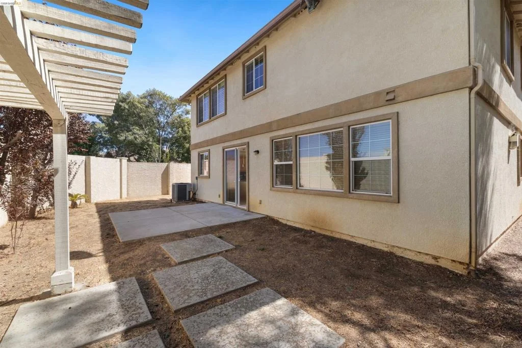 Photo of 9569 California Oak Cir