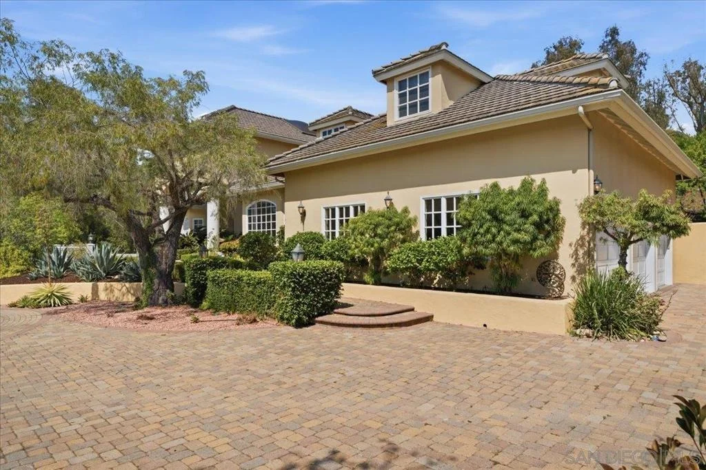 Photo of 6150 Avenida Alteras