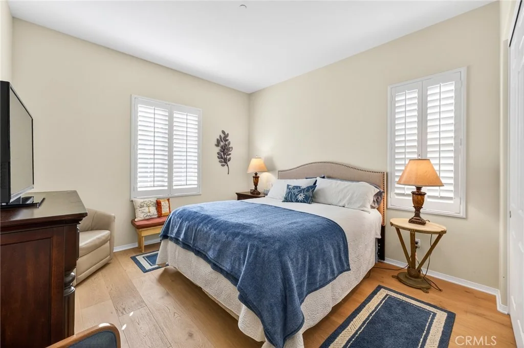 Photo of 370 Irvine