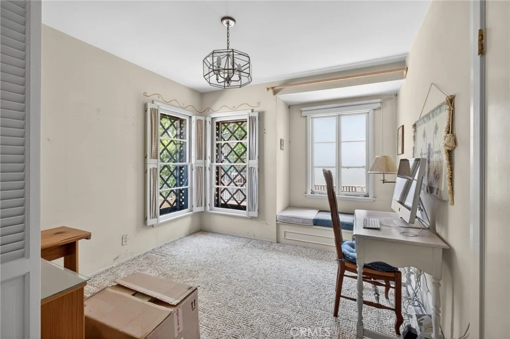Photo of 652 35th