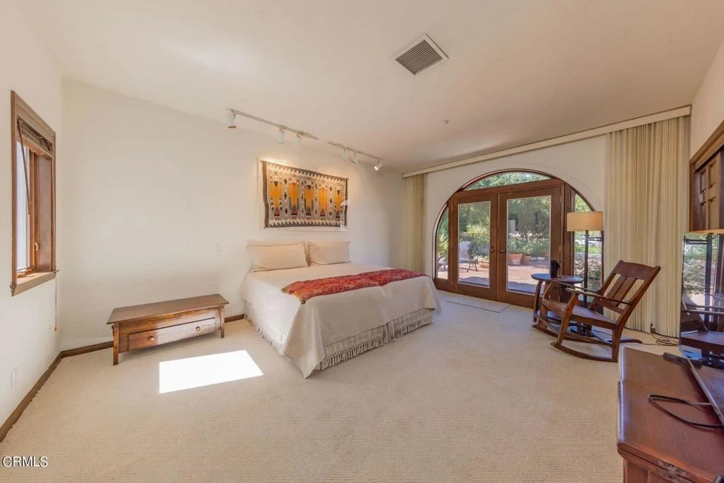 Photo of 10829 10883 Oak Knoll Road