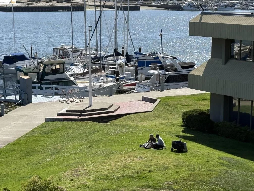 Photo of Unit 353 at 1 Embarcadero