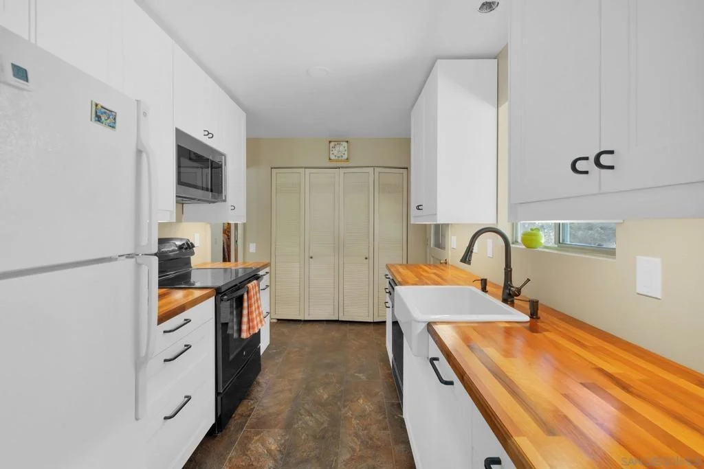 Photo of 2816 Heliotrope Dr