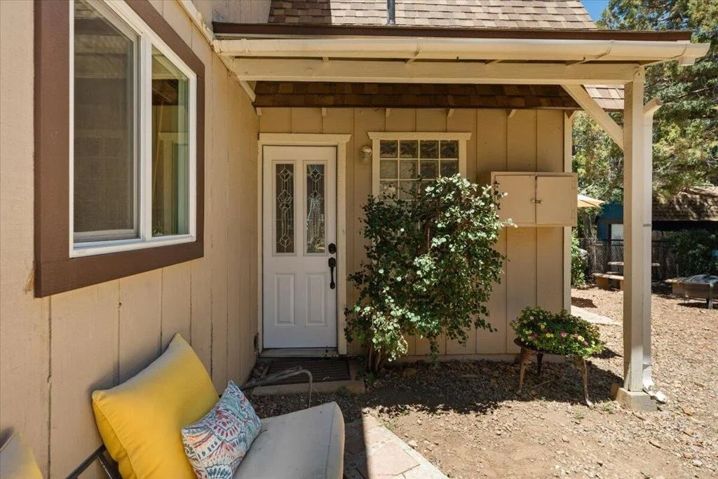 Photo of 819 Holmes Lane