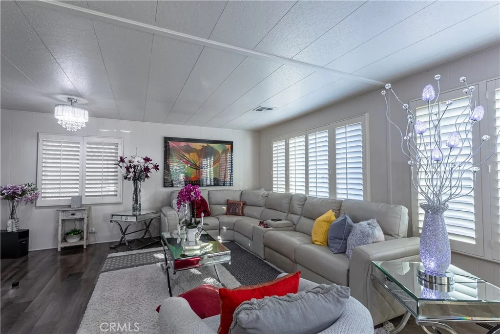 Photo of 8509 Beverly Blvd, SPC 16