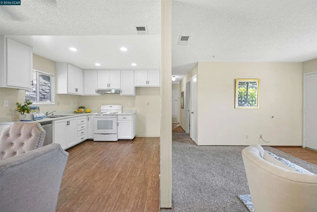 Photo of 2506 Henry Ave