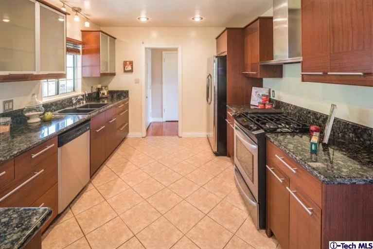 Photo of 72 Sierra Madre Boulevard