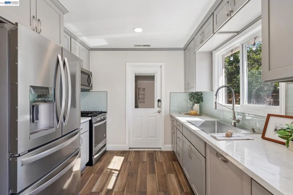 Photo of 734 Scott Blvd