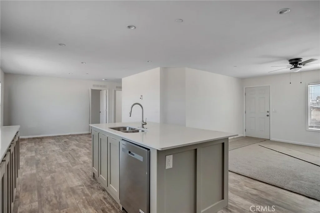 Photo of 2350 Olivera