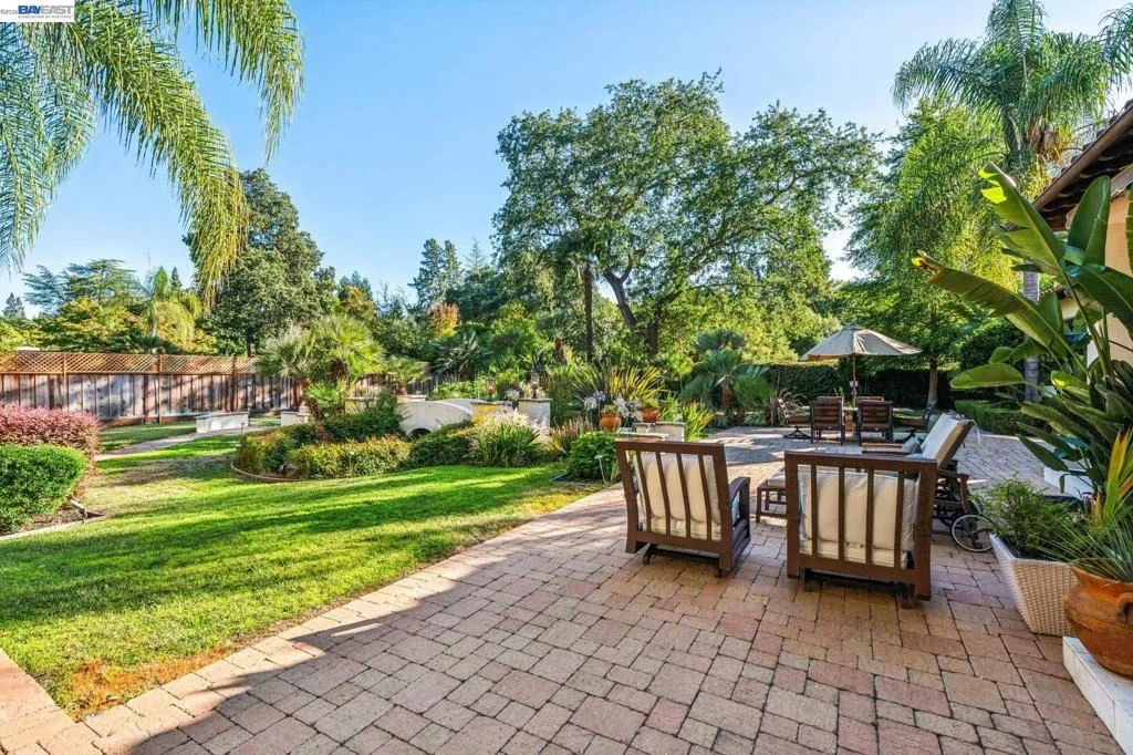 Photo of 1439 Vine Ln