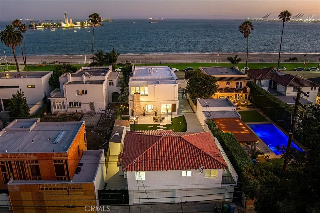 Photo of 2747 E Ocean Boulevard
