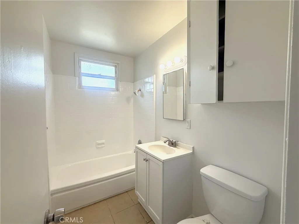 Photo of 490 Avignon Court