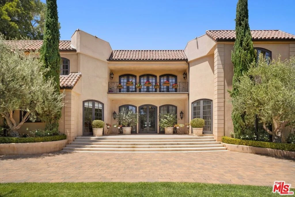 Photo of 9541 Sunset Boulevard