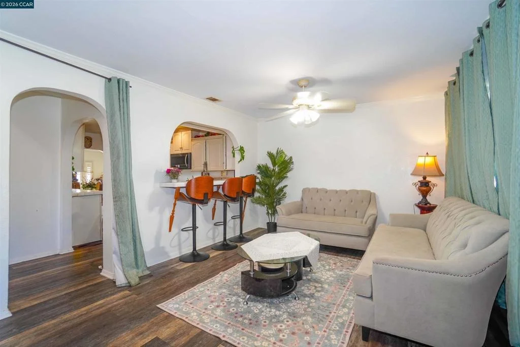 Photo of 2614 Manhattan Beach Blvd