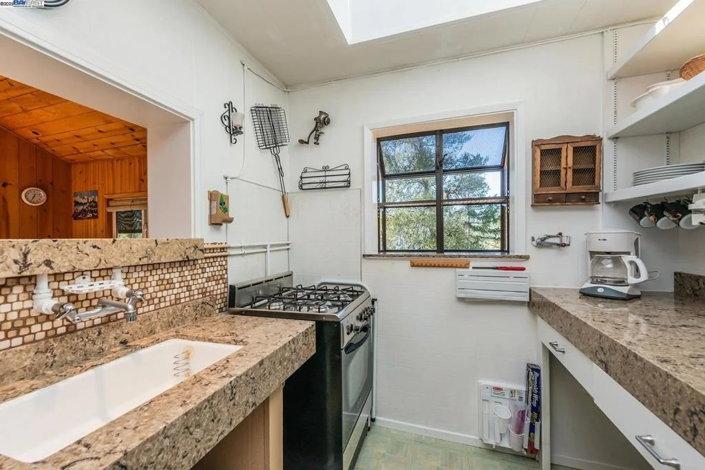 Photo of 8341 East Side Rd
