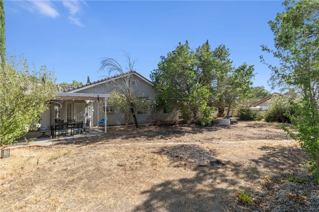 Photo of 3735 Paula