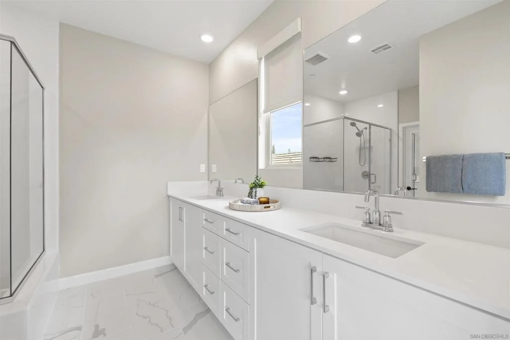 Photo of 1187 Barry Pl