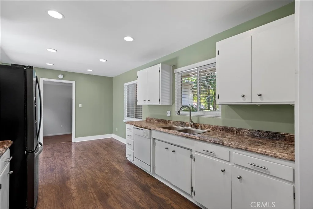 Photo of 598 East Avenue