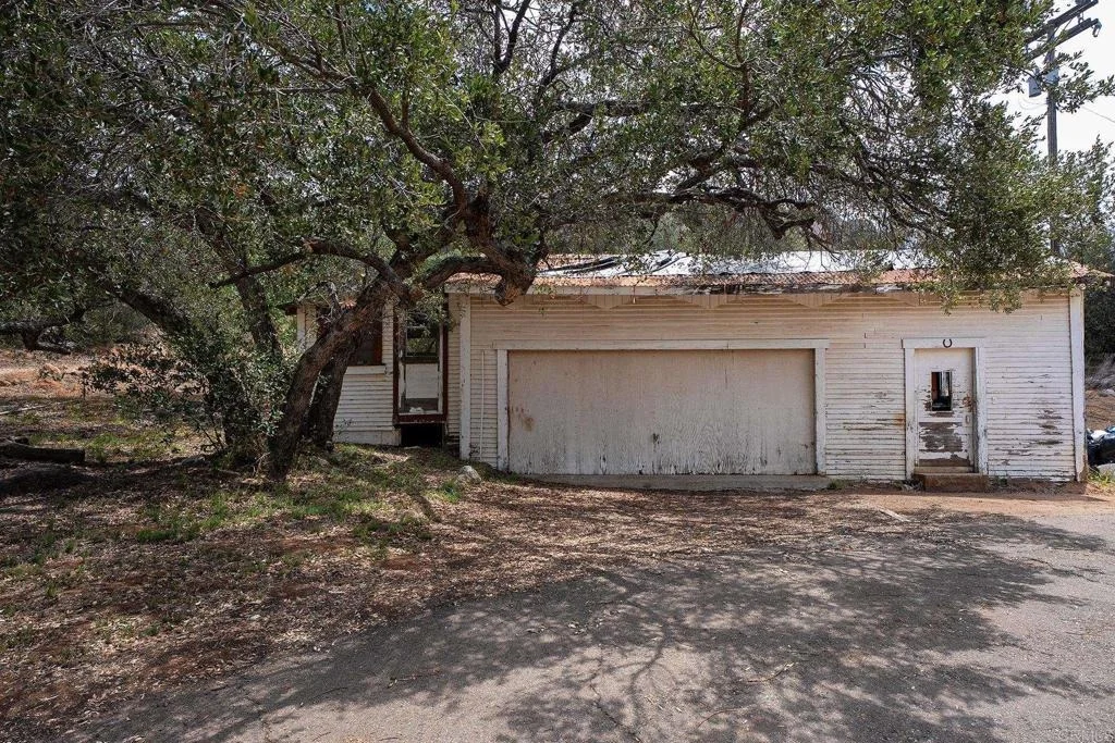 Photo of 450 SUMMERHILL CT