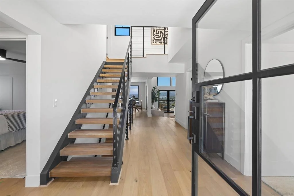 Photo of 1550 Everview