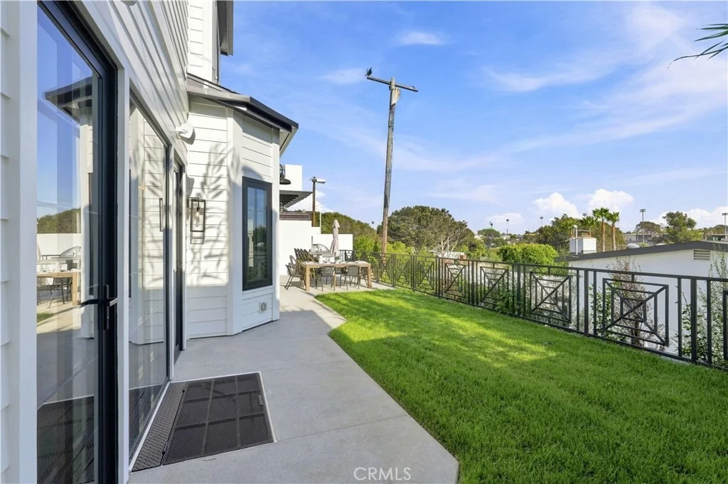Photo of 1346 Gates Ave.