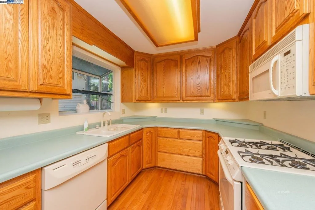 Photo of 230 Lakeview Dr.