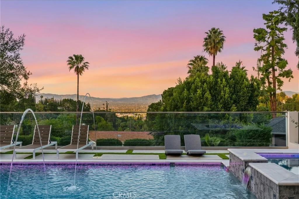 Photo of 4331 Alonzo