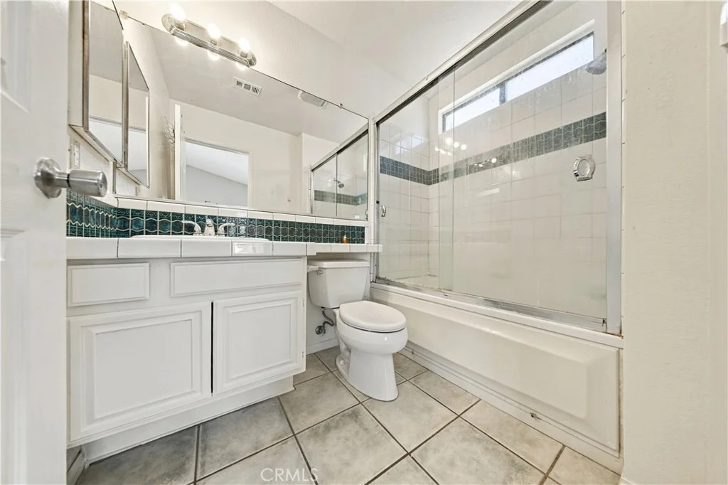 Photo of 2533 Topaz
