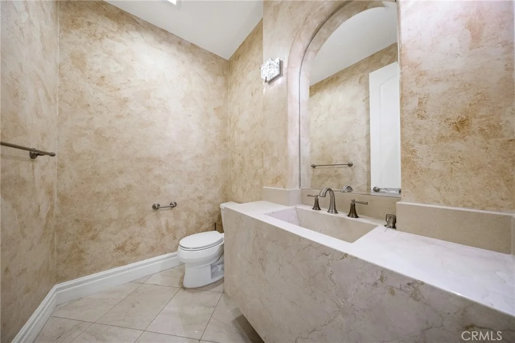 Photo of 2041 S 6th
