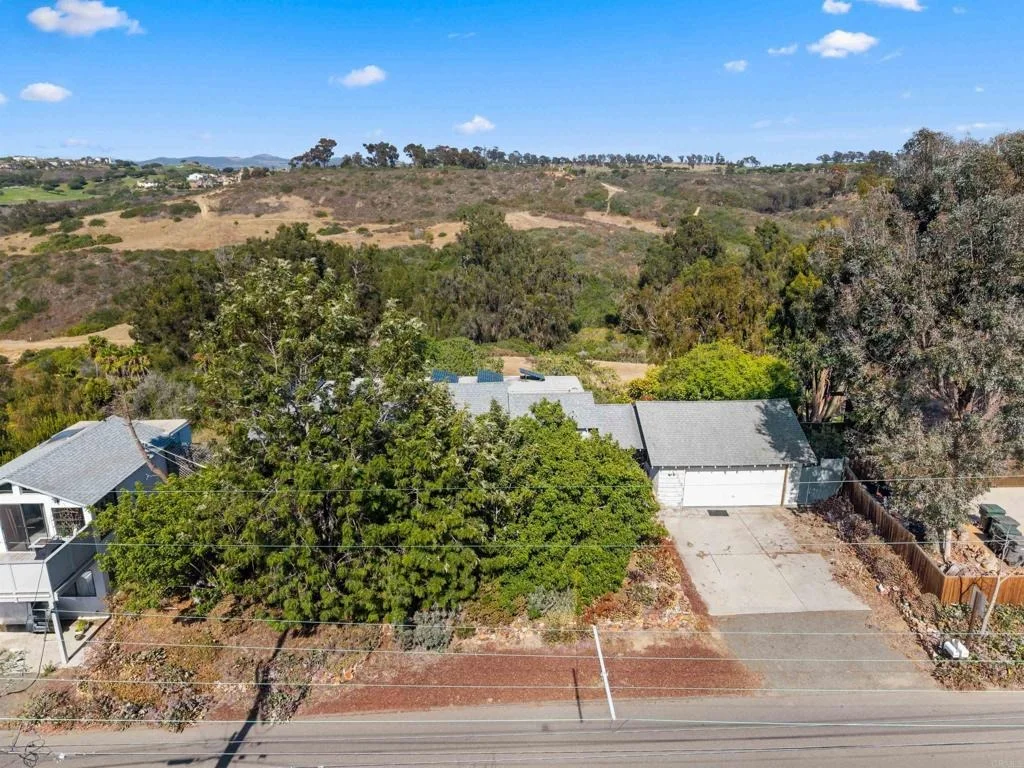 Photo of 1243 Saxony Road