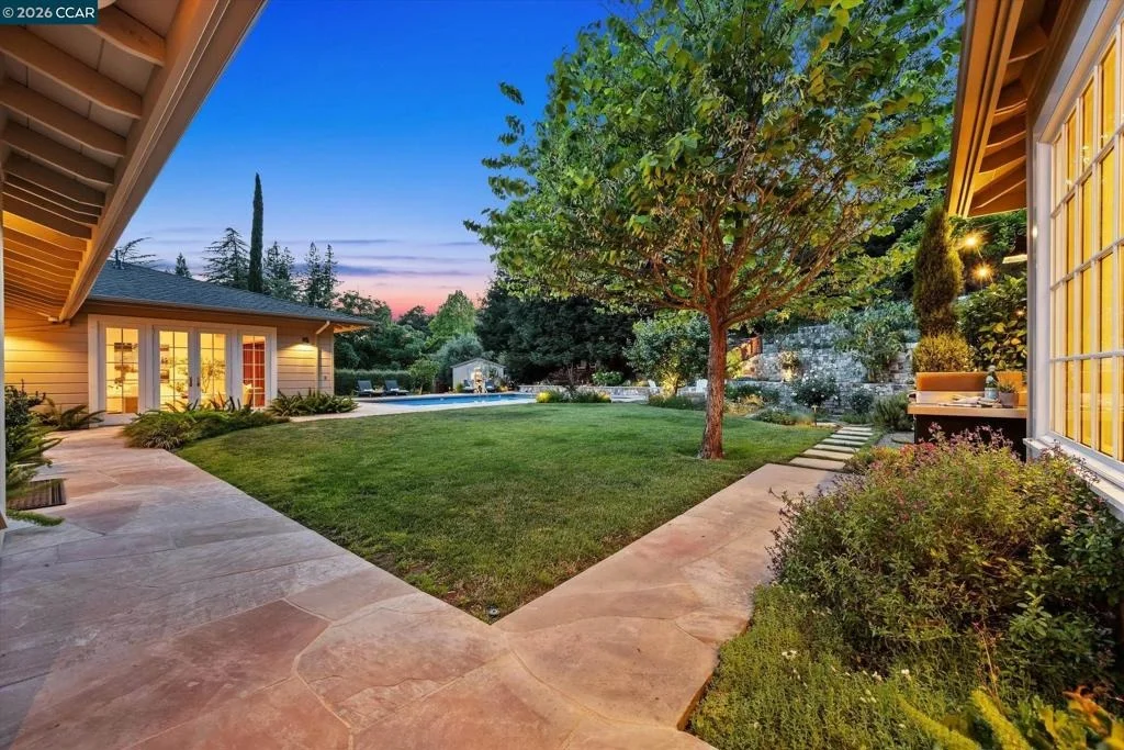 Photo of 1165 Glen Rd