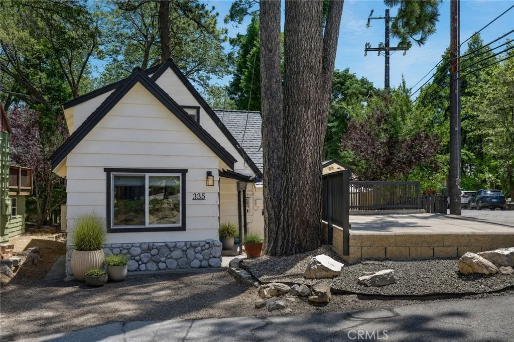 Photo of 335 Oak