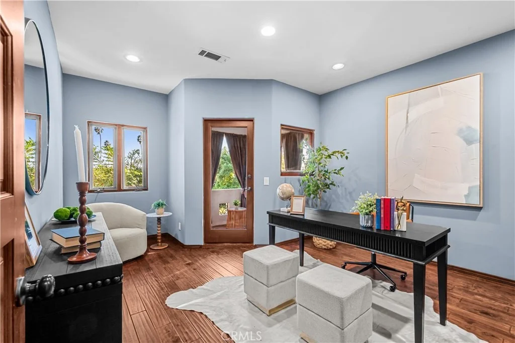 Photo of 2037 Hill Drive