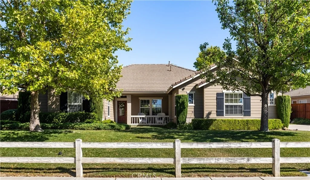 Photo of 660 River Oaks