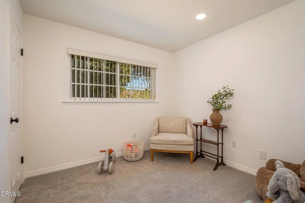 Photo of 894 Barton Avenue