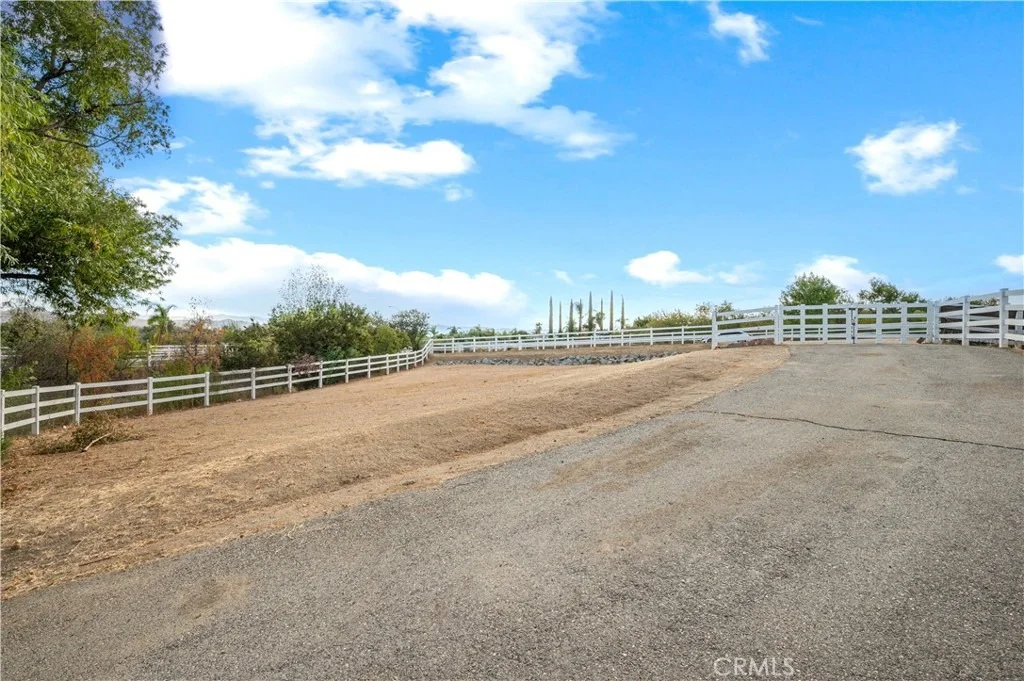 Photo of 17920 Log Hill