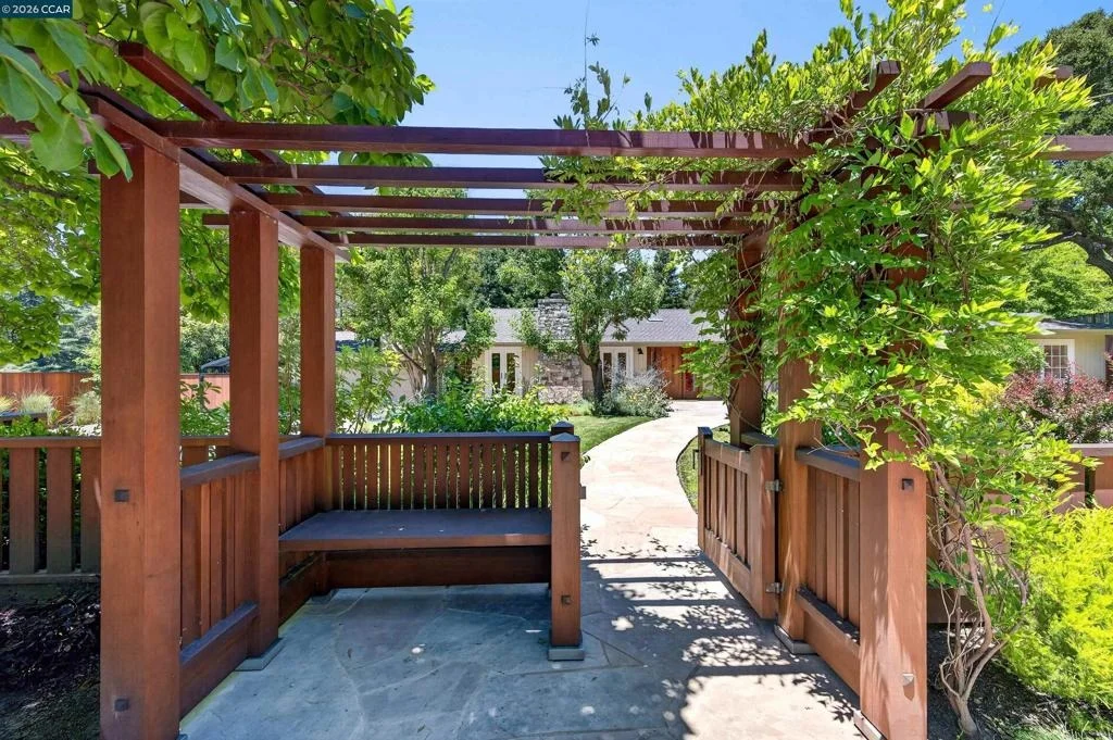 Photo of 1165 Glen Rd