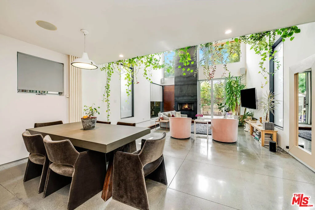 Photo of 417 Venice Way