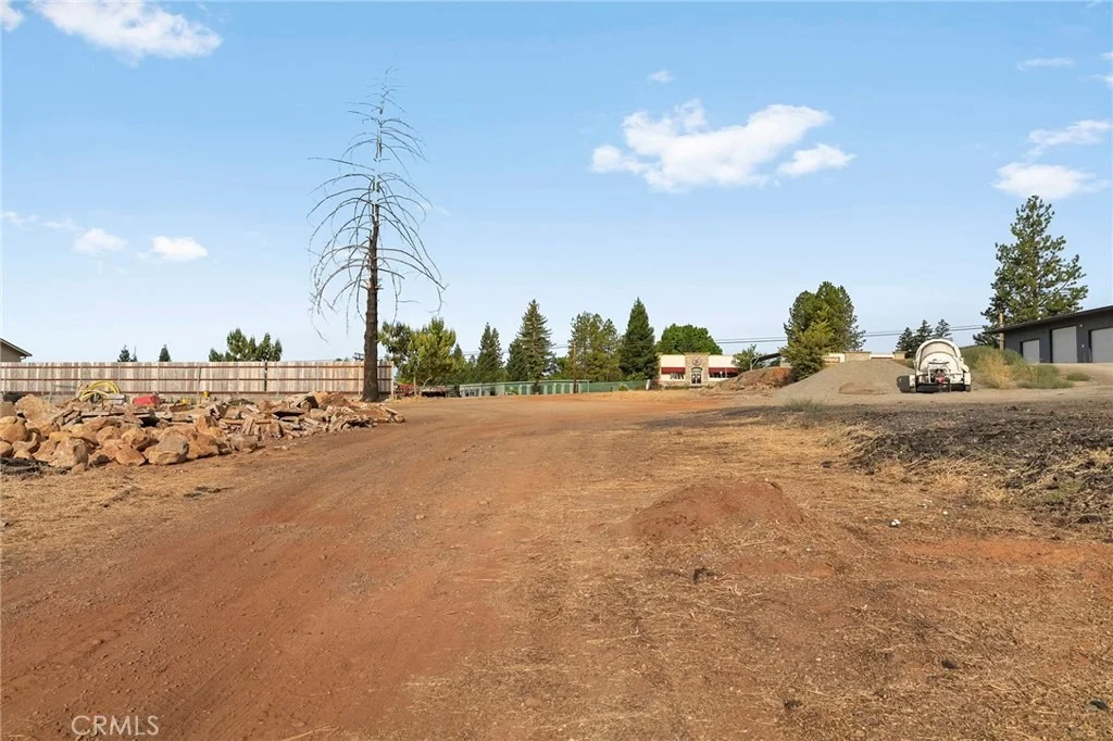 Photo of 5826 & 5820 Clark Road