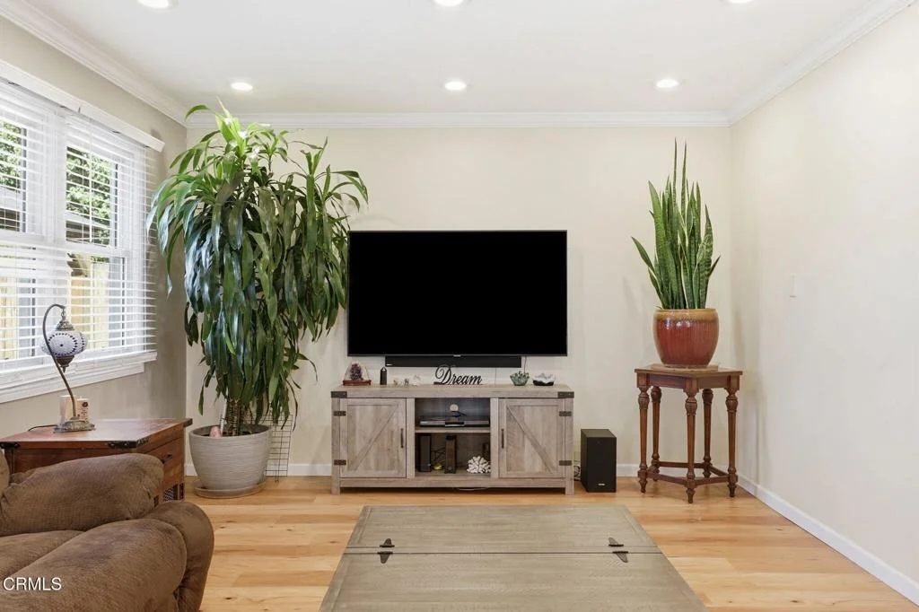 Photo of 3899 Maple Street
