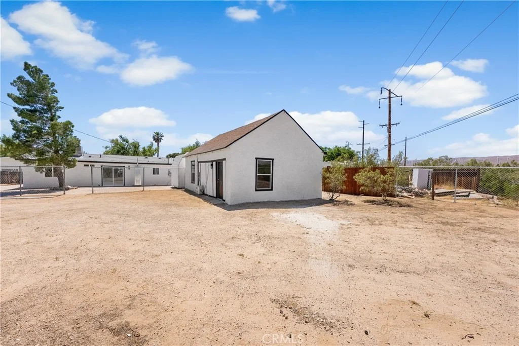 Photo of 15992 Lawrence Drive
