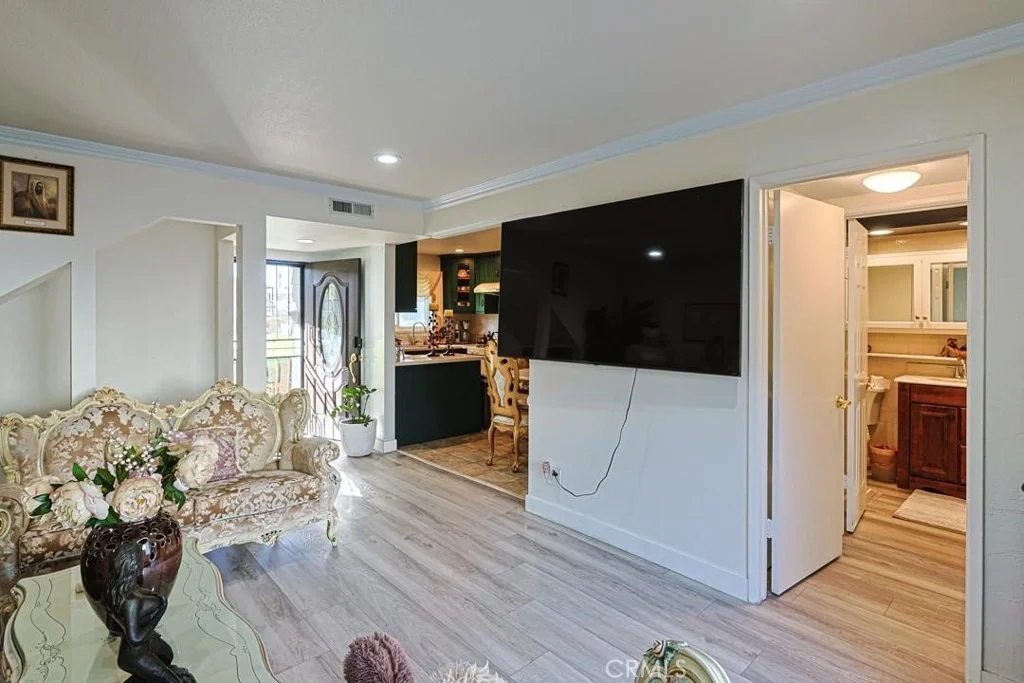 Photo of 11077 Robinson