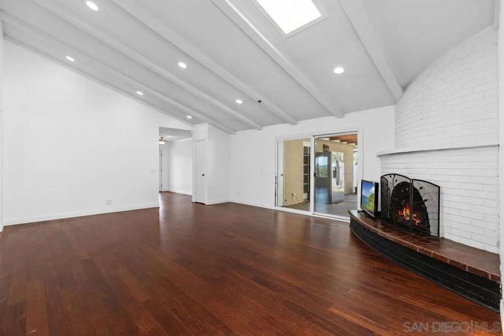 Photo of 3562 S Mission Road