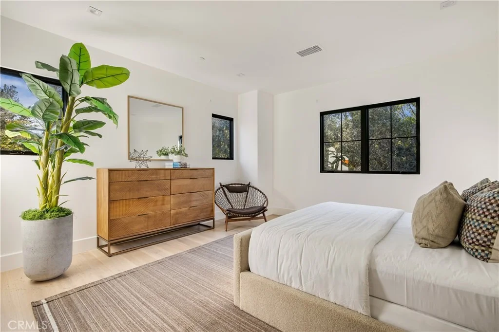 Photo of 24341 ROLLING VIEW Road