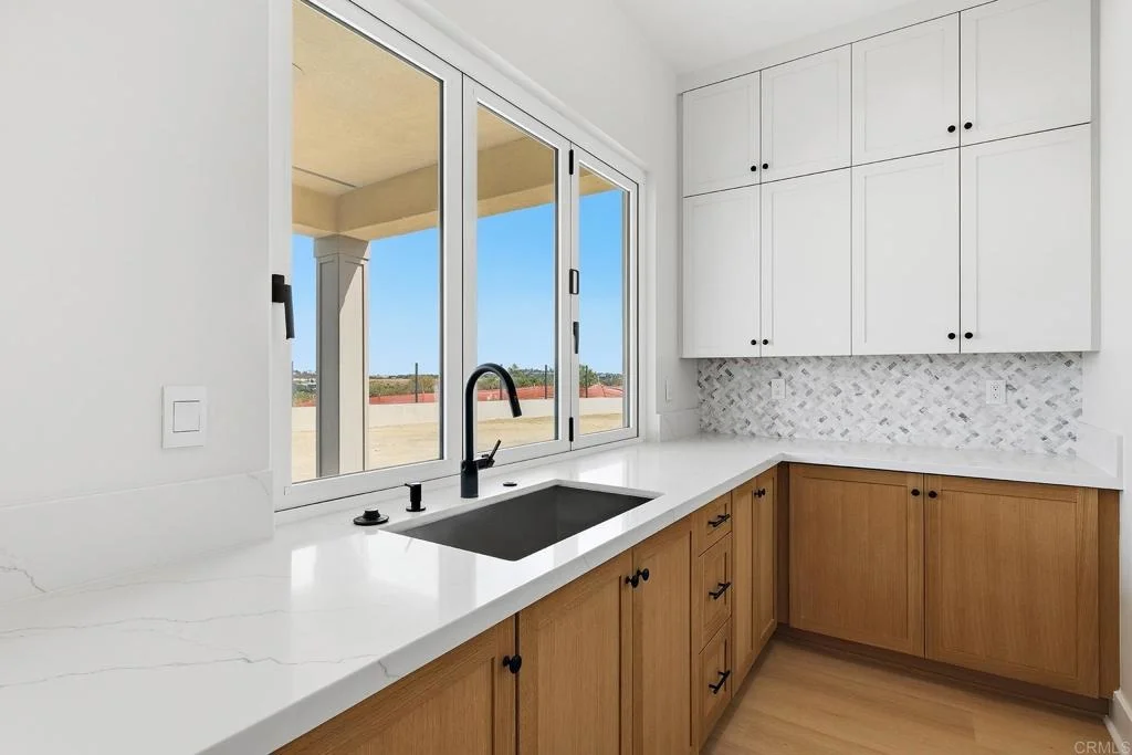 Photo of 2057 Verne View