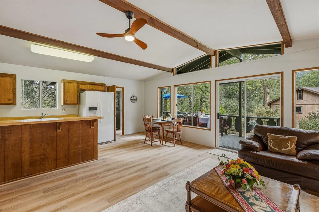 Photo of 25461 Glen Road