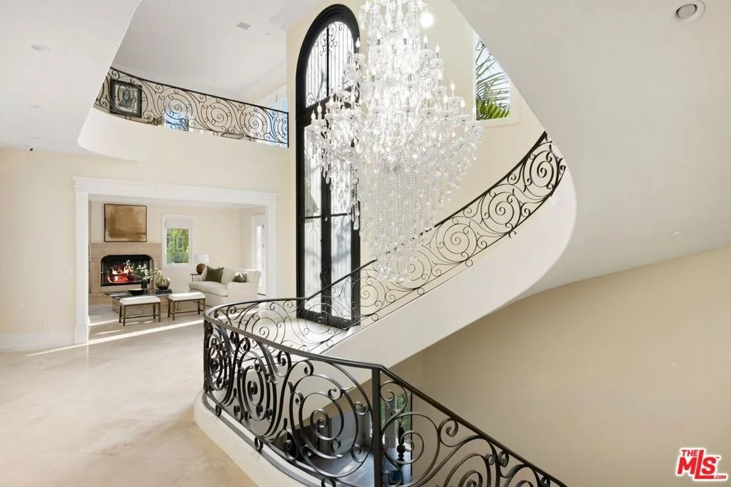 Photo of 1350 Benedict Canyon Drive