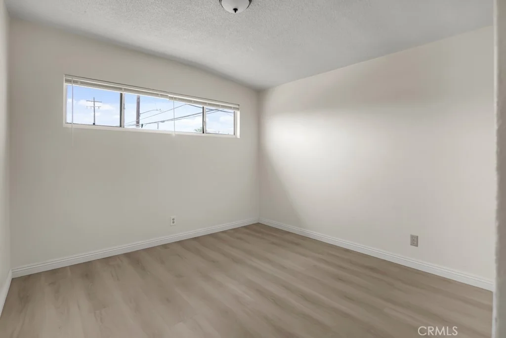 Photo of 116 E Alondra