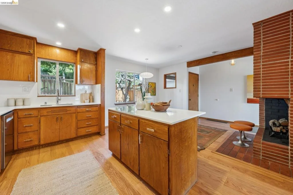 Photo of 1010 Keeler Ave
