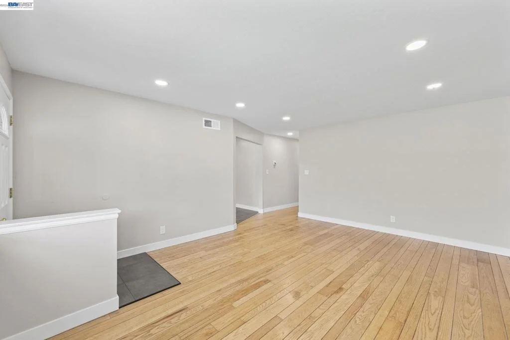 Photo of 2481 Whitethorne